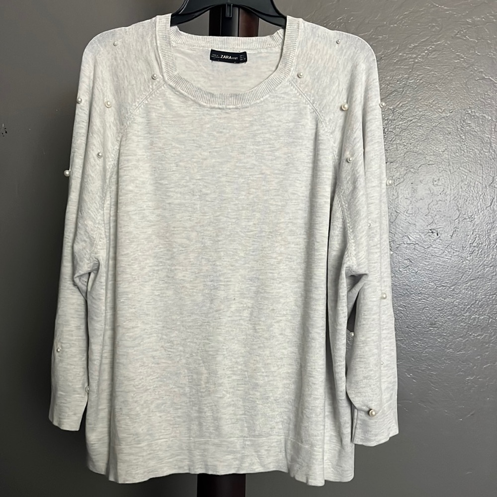 ZARA KNITH Grey with pearls On sleeves